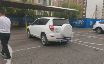 Toyota RAV4 2011 года за 8 500 000 тг. в Алматы фото 4