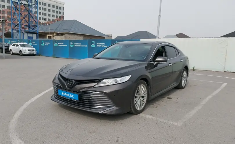 Toyota Camry 2019 года за 14 000 000 тг. в Шымкент