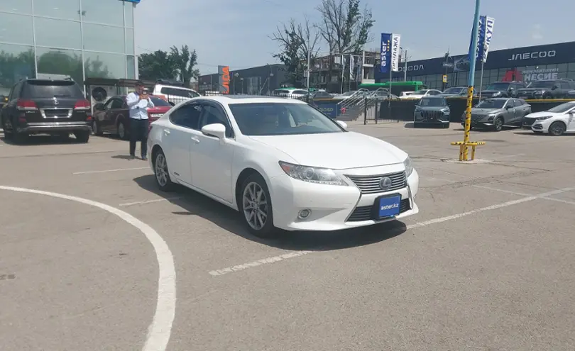Lexus ES 2013 года за 11 000 000 тг. в Алматы фото 2