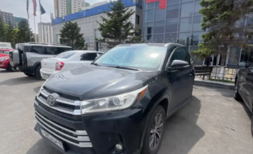 Toyota Highlander 2020 года за 17 000 000 тг. в Астана