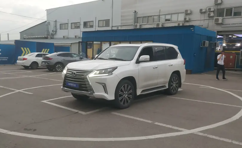 Lexus LX 2018 года за 44 000 000 тг. в Алматы