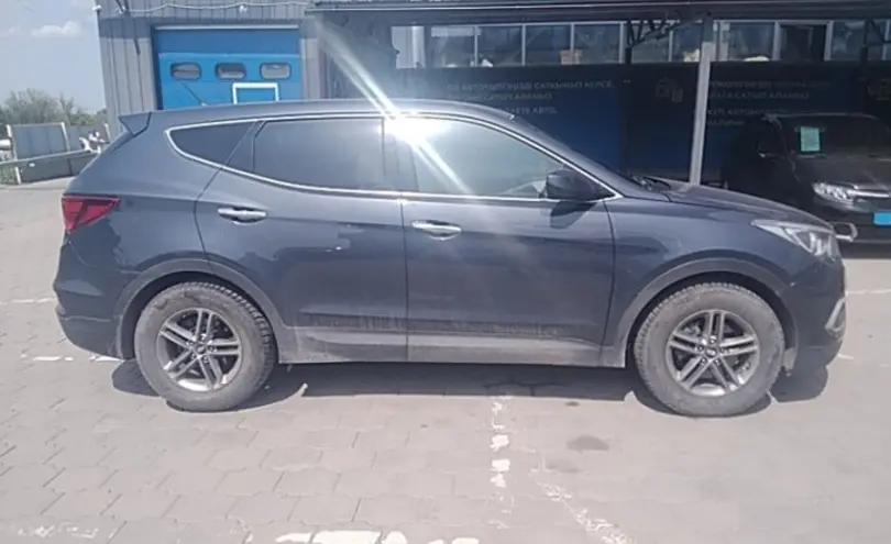 Hyundai Santa Fe 2017 года за 9 900 000 тг. в Караганда фото 4
