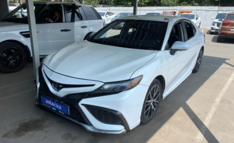 Toyota Camry 2021 года за 12 000 000 тг. в Алматы