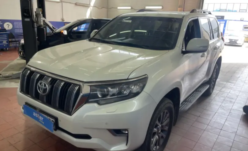 Toyota Land Cruiser Prado 2018 года за 35 000 000 тг. в Астана