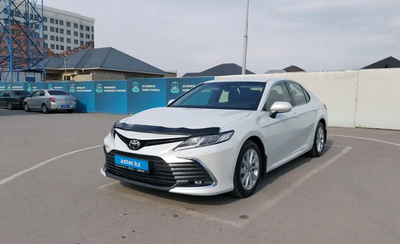 Toyota Camry 2023 года за 16 500 000 тг. в Шымкент