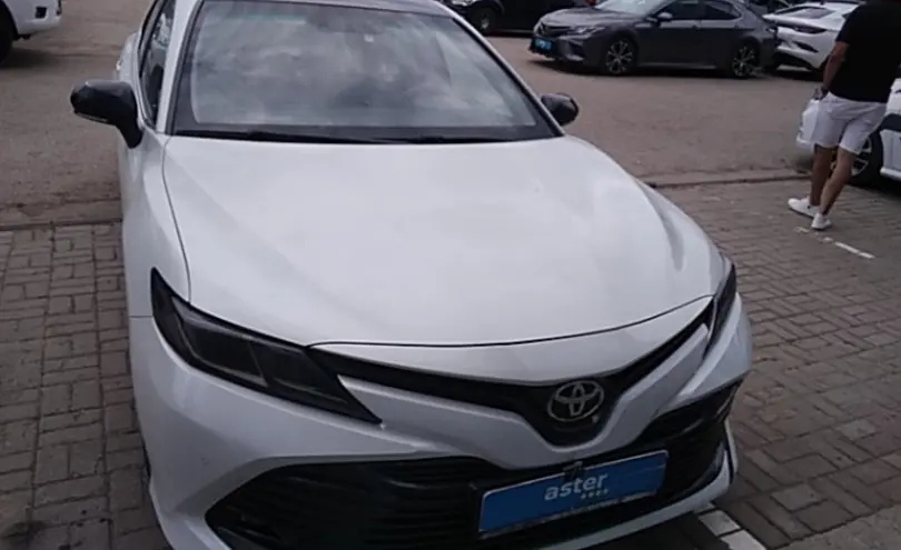 Toyota Camry 2020 года за 11 500 000 тг. в Актобе фото 2