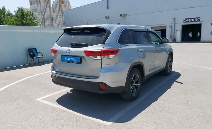 Toyota Highlander 2019 года за 19 000 000 тг. в Шымкент фото 3