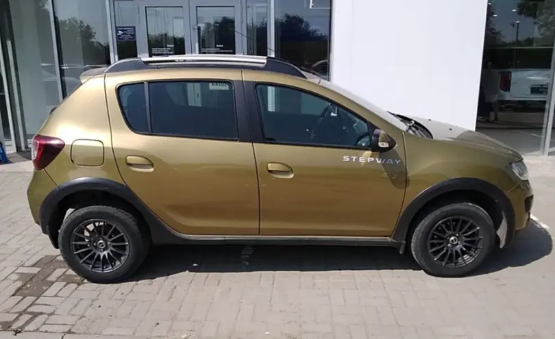 Renault Sandero 2015 года за 4 500 000 тг. в Актобе фото 4