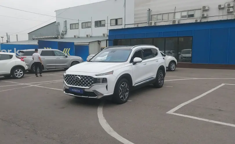 Hyundai Santa Fe 2021 года за 19 000 000 тг. в Алматы