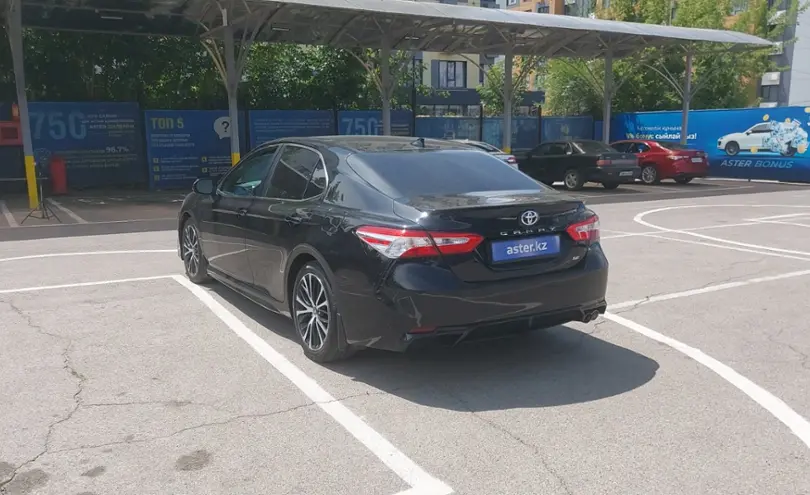 Toyota Camry 2020 года за 12 500 000 тг. в Алматы фото 4
