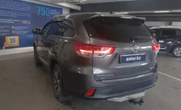 Toyota Highlander 2017 года за 19 000 000 тг. в Астана фото 4
