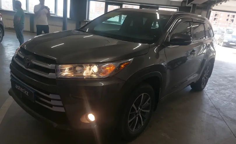Toyota Highlander 2017 года за 19 000 000 тг. в Астана