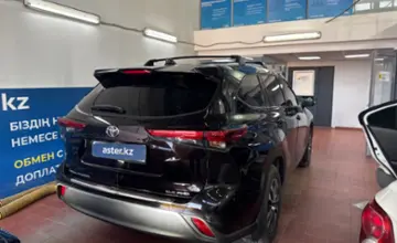 Toyota Highlander 2022 года за 23 000 000 тг. в Астана