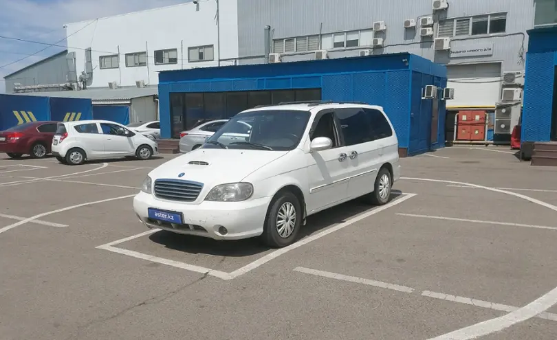 Kia Carnival 2002 года за 1 700 000 тг. в Алматы