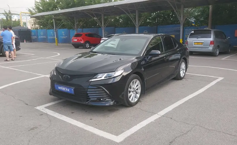 Toyota Camry 2023 года за 17 800 000 тг. в Алматы
