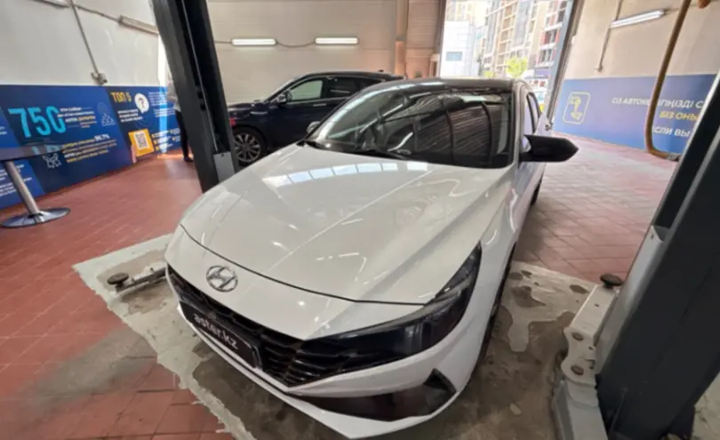 Hyundai Elantra 2021 года за 10 000 000 тг. в Астана
