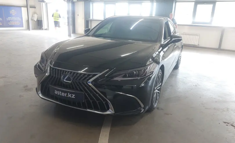 Lexus ES 2023 года за 25 000 000 тг. в Астана