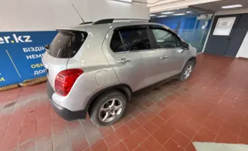 Chevrolet Tracker 2015 года за 6 500 000 тг. в Астана фото 4