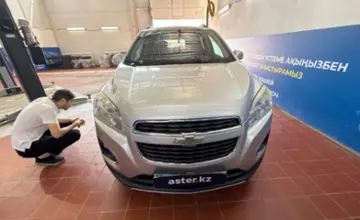 Chevrolet Tracker 2015 года за 6 500 000 тг. в Астана фото 2