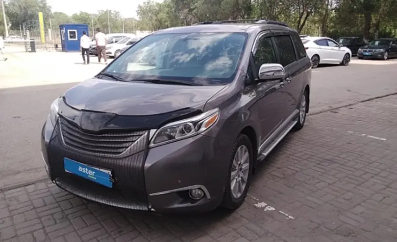 Toyota Sienna 2015 года за 16 000 000 тг. в Актобе
