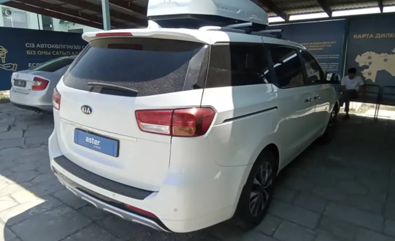 Kia Carnival 2017 года за 11 500 000 тг. в Талдыкорган фото 5