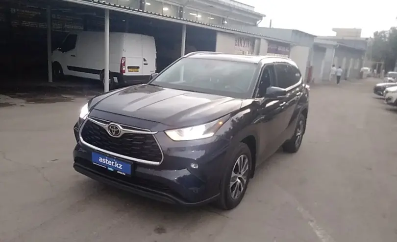 Toyota Highlander 2022 года за 24 000 000 тг. в Алматы