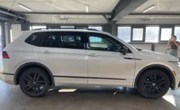 Volkswagen Tiguan 2022 года за 11 500 000 тг. в Астана фото 4