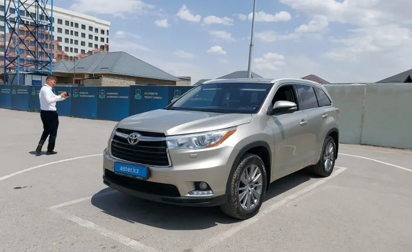 Toyota Highlander 2015 года за 18 000 000 тг. в Шымкент