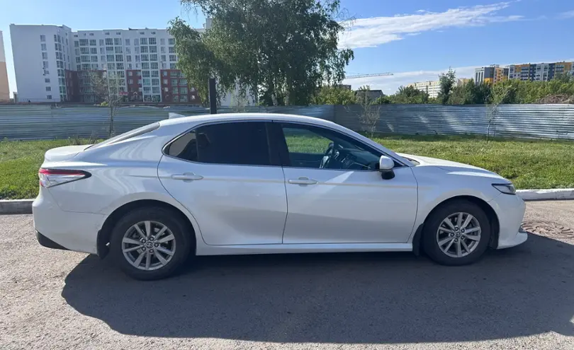 Toyota Camry 2021 года за 12 500 000 тг. в Астана