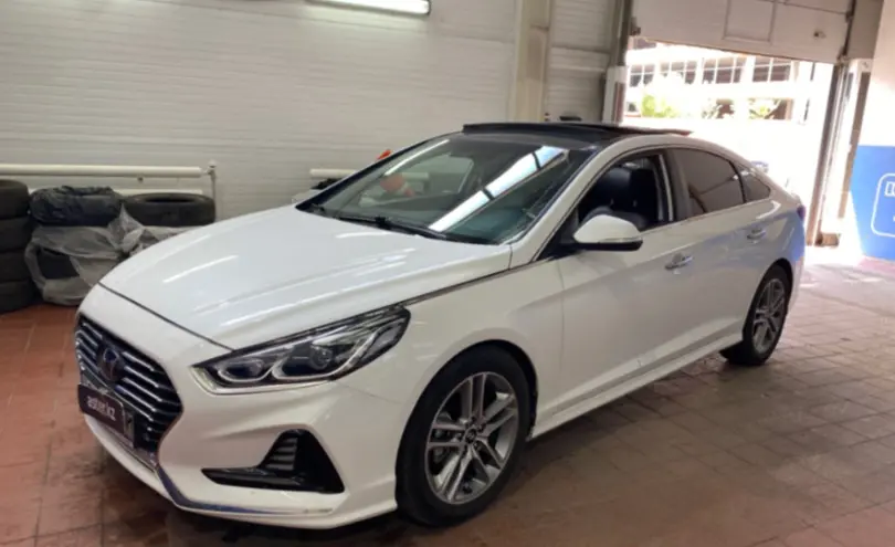 Hyundai Sonata 2018 года за 8 000 000 тг. в Астана