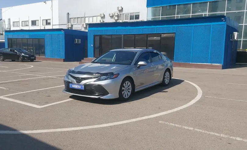Toyota Camry 2019 года за 13 500 000 тг. в Алматы
