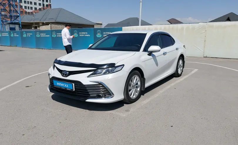 Toyota Camry 2023 года за 18 000 000 тг. в Шымкент