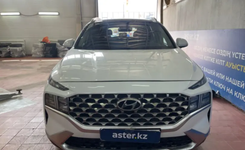 Hyundai Santa Fe 2021 года за 15 000 000 тг. в Астана фото 2