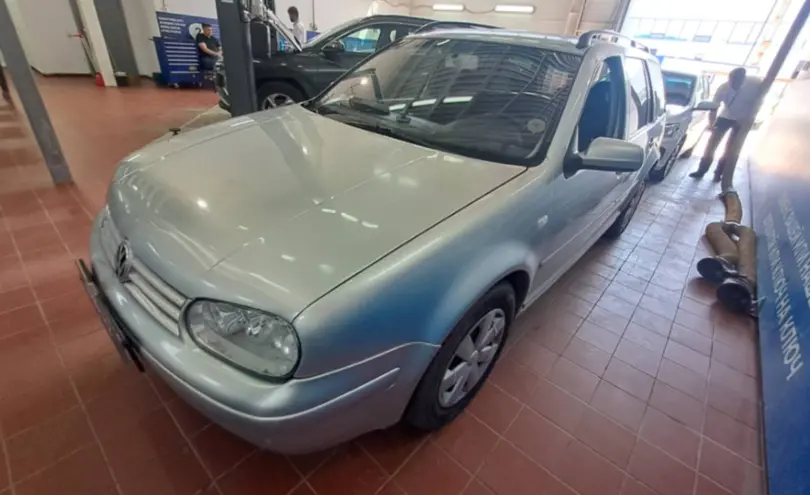 Volkswagen Golf 2000 года за 2 500 000 тг. в Астана