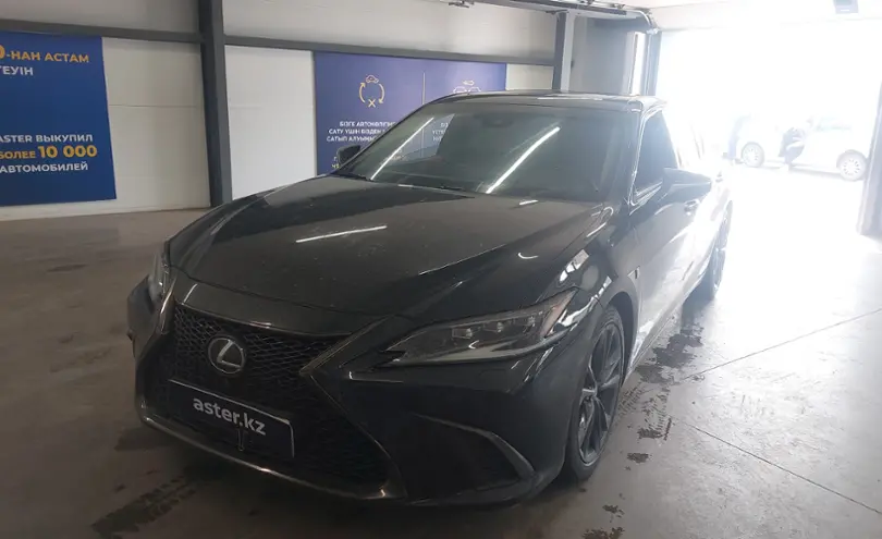 Lexus ES 2021 года за 27 000 000 тг. в Астана