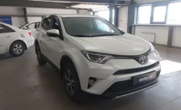 Toyota RAV4 2019 года за 14 500 000 тг. в Астана фото 2