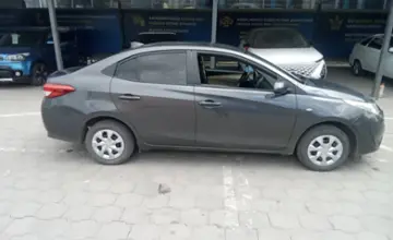 Toyota Yaris 2019 года за 8 500 000 тг. в Караганда фото 4
