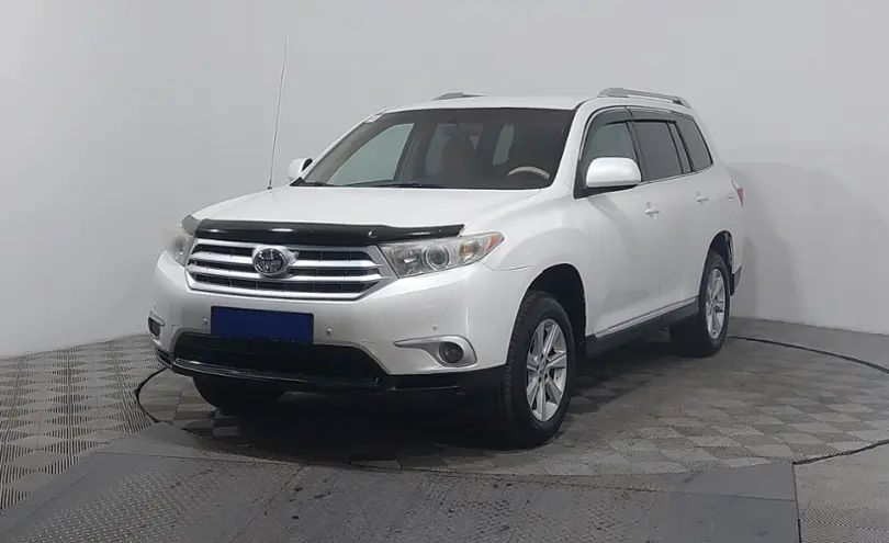 Toyota Highlander 2012 года за 10 990 000 тг. в Астана