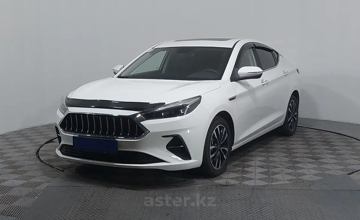 2022 JAC J7