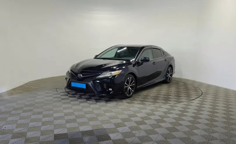 Toyota Camry 2019 года за 10 590 000 тг. в Алматы