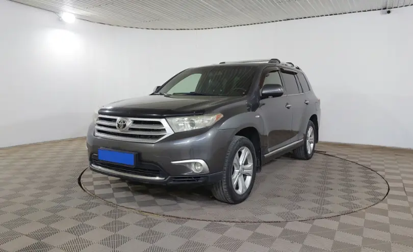 Toyota Highlander 2013 года за 11 990 000 тг. в Шымкент