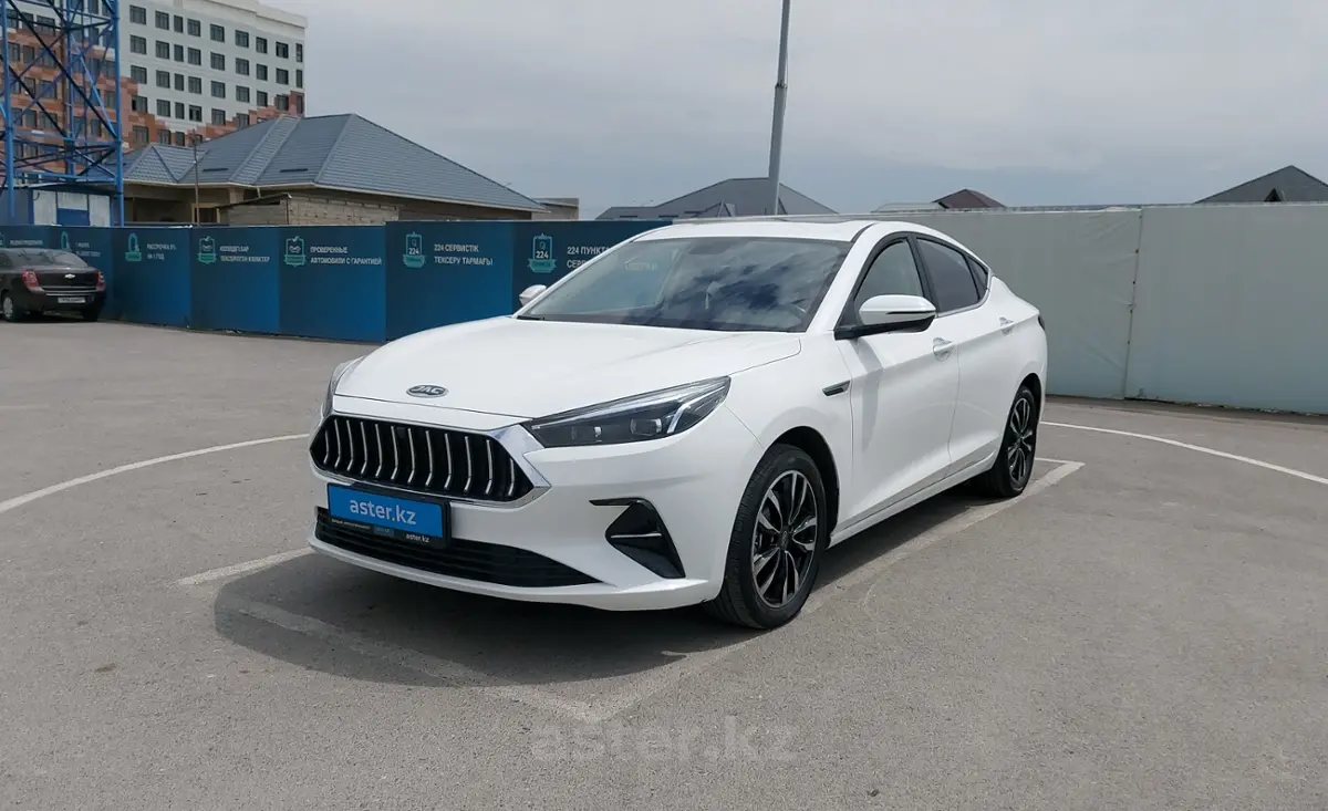 2023 JAC J7