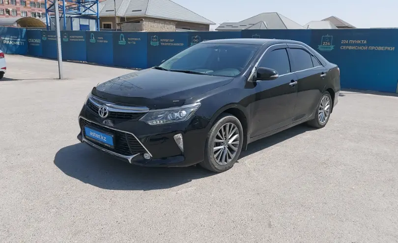 Toyota Camry 2017 года за 12 650 000 тг. в Шымкент