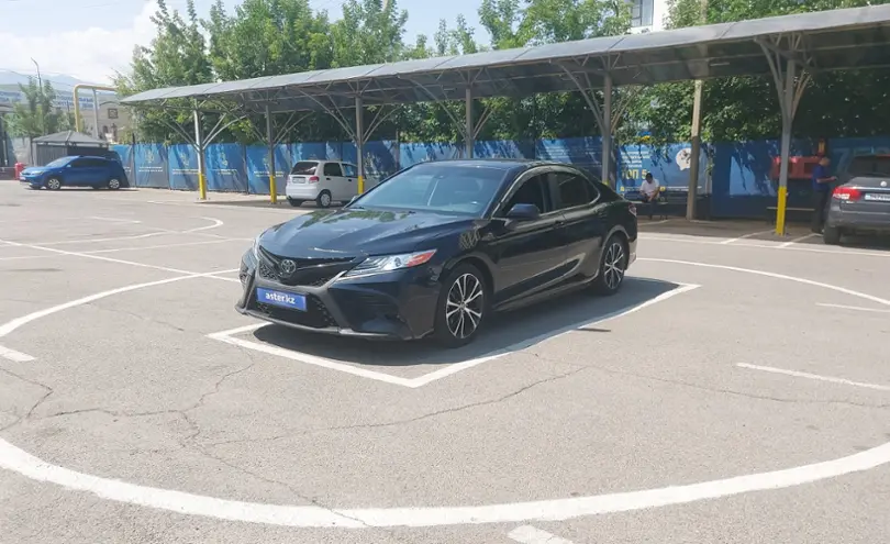 Toyota Camry 2020 года за 11 500 000 тг. в Алматы