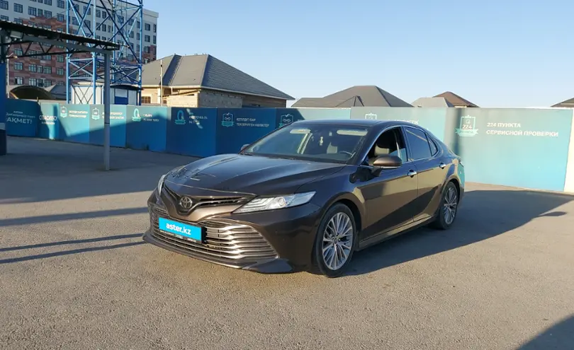 Toyota Camry 2018 года за 13 500 000 тг. в Шымкент