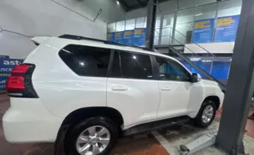 Toyota Land Cruiser Prado 2017 года за 22 000 000 тг. в Астана фото 4