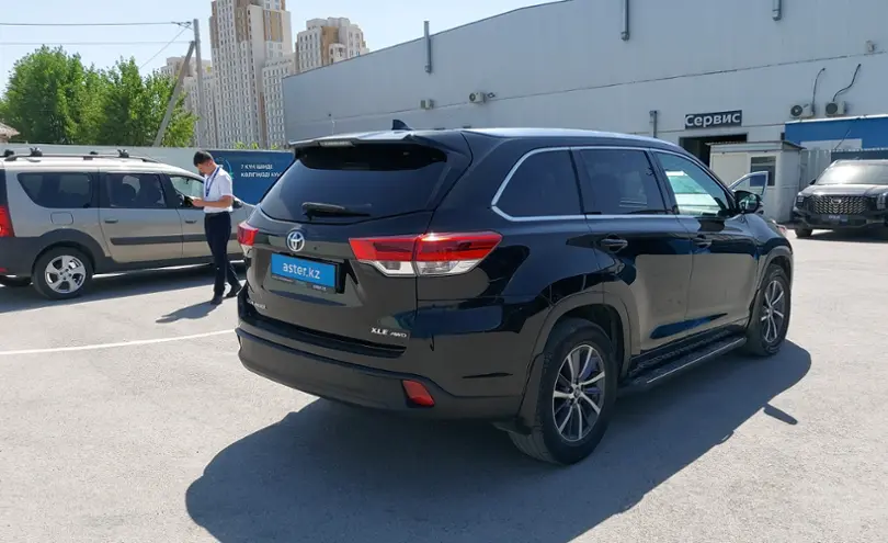 Toyota Highlander 2018 года за 21 000 000 тг. в Шымкент фото 3