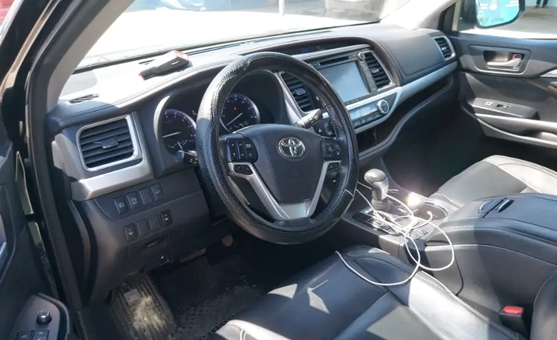 Toyota Highlander 2018 года за 21 000 000 тг. в Шымкент фото 5