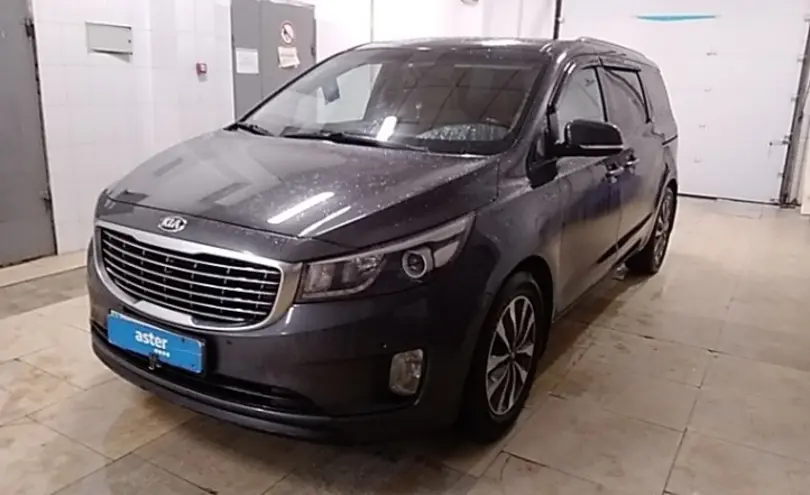 Kia Carnival 2015 года за 11 500 000 тг. в Актобе