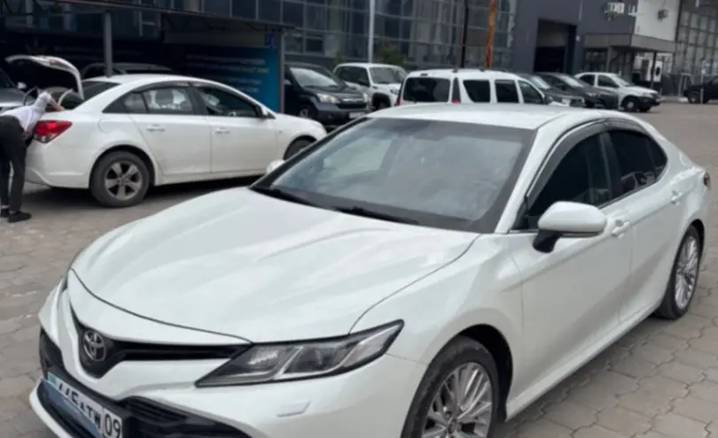 Toyota Camry 2020 года за 14 000 000 тг. в Караганда